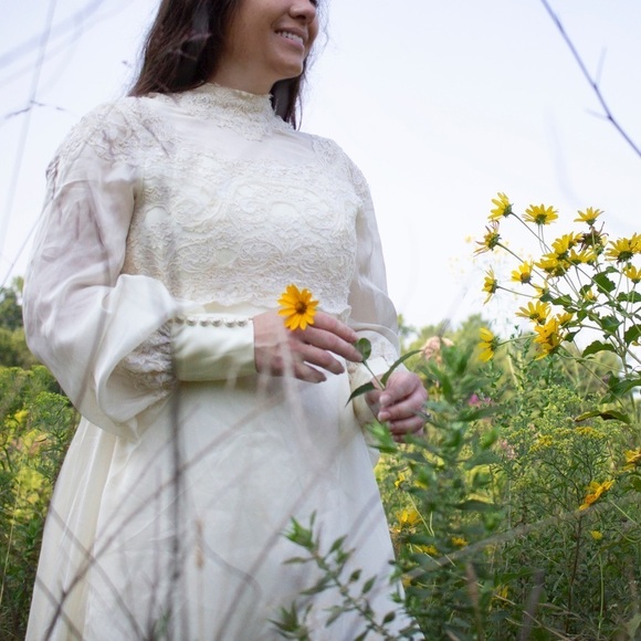 VINTAGE Wedding Dresses - Picture 1 of 12